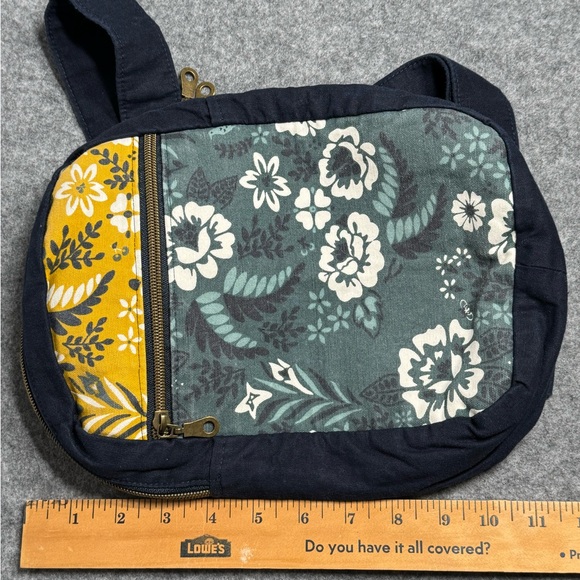 Red Clothes Pin Floral Women's Sling Bag - Picture 9 of 9